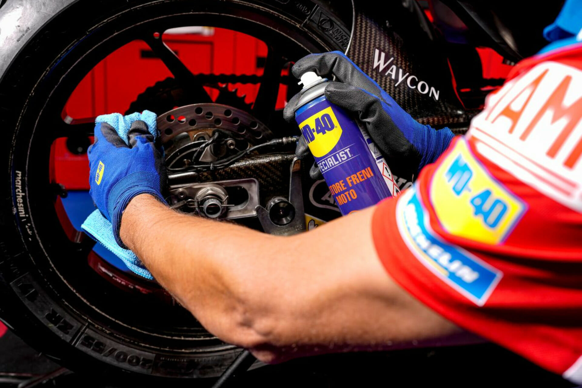 wd 40 specialist moto limpa travões