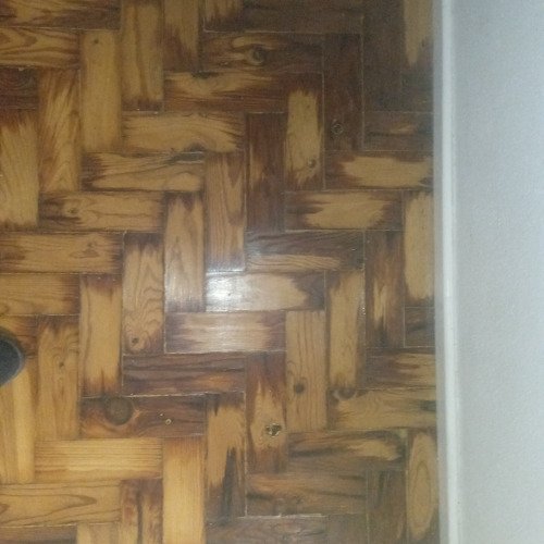 Renovar o chão cá de casa ... Tive uma inundação em fevereiro e gostaria de recuperar os tacos e substituir alguns móveis. Seria maravilhoso surpreender a minha filha e terminar o quarto dela! Obrigada pela oportunidade