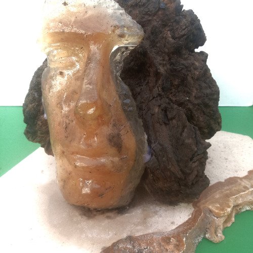 Doce Amor, Açúcar caramelizado , madeira e pedra